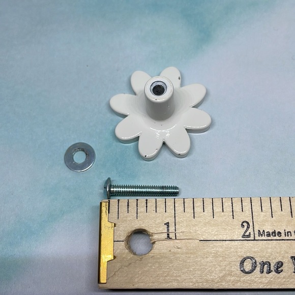 Set of 10 Daisy Lavender Flower Drawer Knobs - Picture 6 of 9